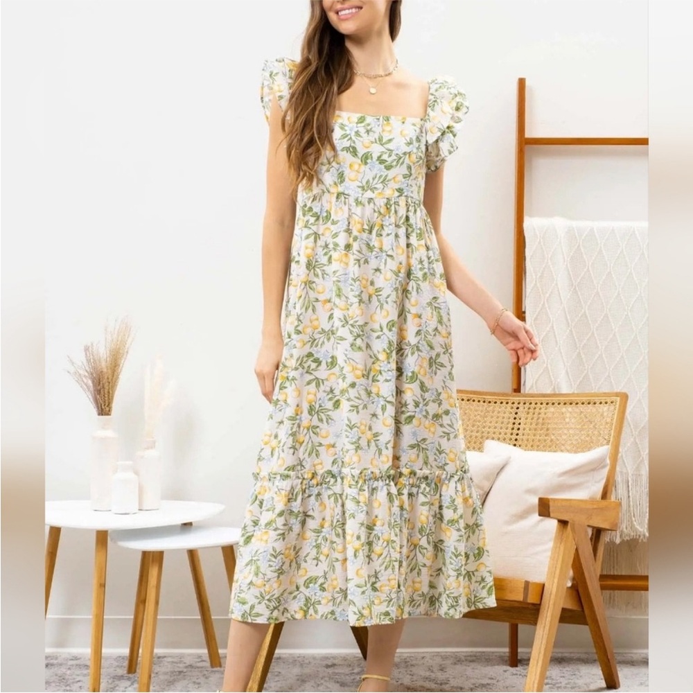 Chic Floral Midi Dress with Ruffle Sleeves